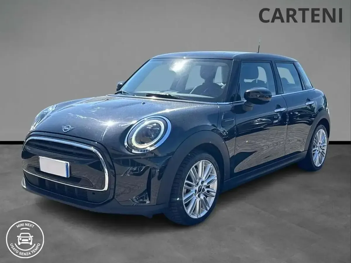 Usata Mini ONE Classic 75 CV (55 kW) 2022 Midnight black ii Utilitaria