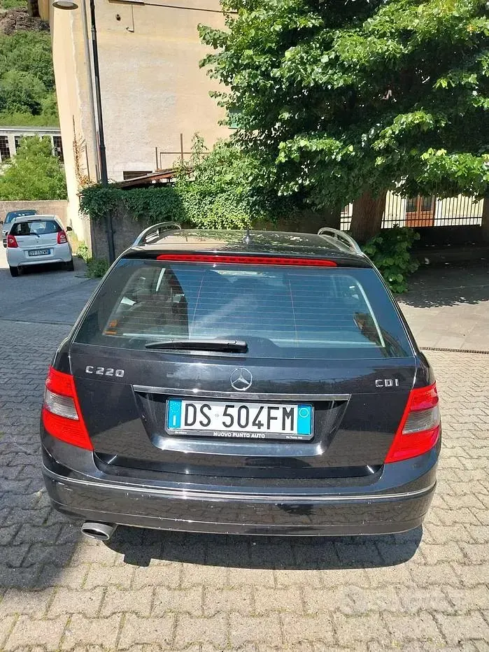 Usata Mercedes C220 Elegance 170 CV (125 kW) 2009 Nero Station wagon
