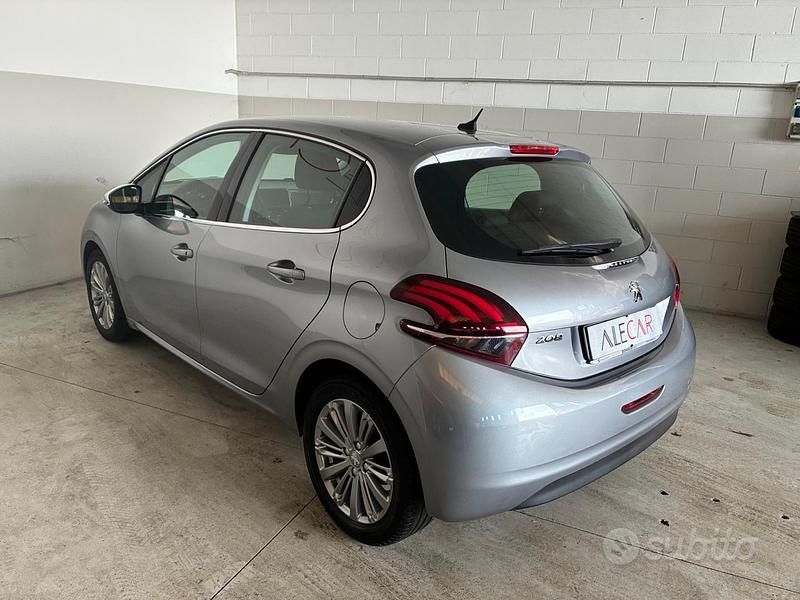 Usata Peugeot 208 Allure 83 CV (61 kW) 2019 Grigio Utilitaria
