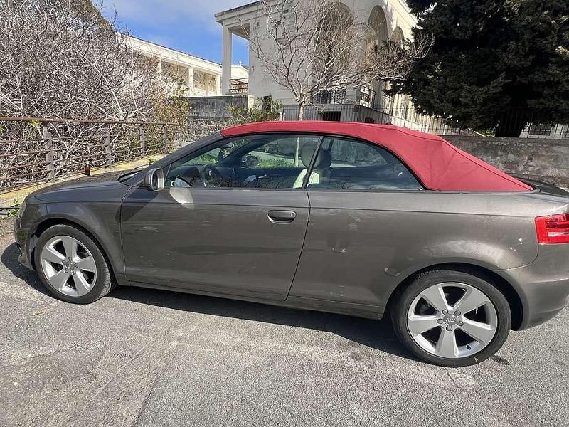 Usata Audi A3 Cabriolet Attraction 140 CV (102 kW) 2012 Grigio Cabrio