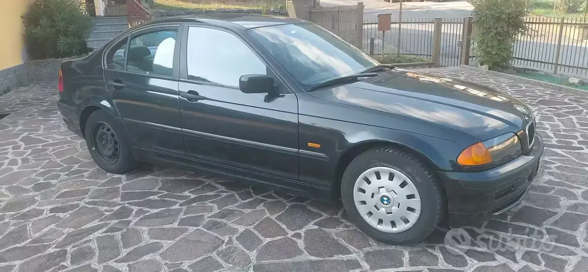 Usata BMW 318 118 CV (86 kW) 1998 Nero Berlina