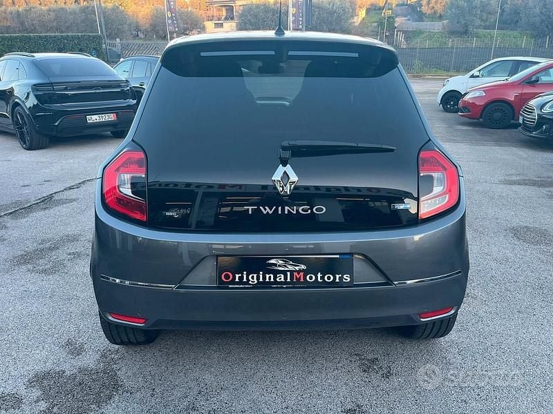 Gebraucht Renault Twingo Techno 60 kW (82 PS) 2022 Grau Kleinwagen