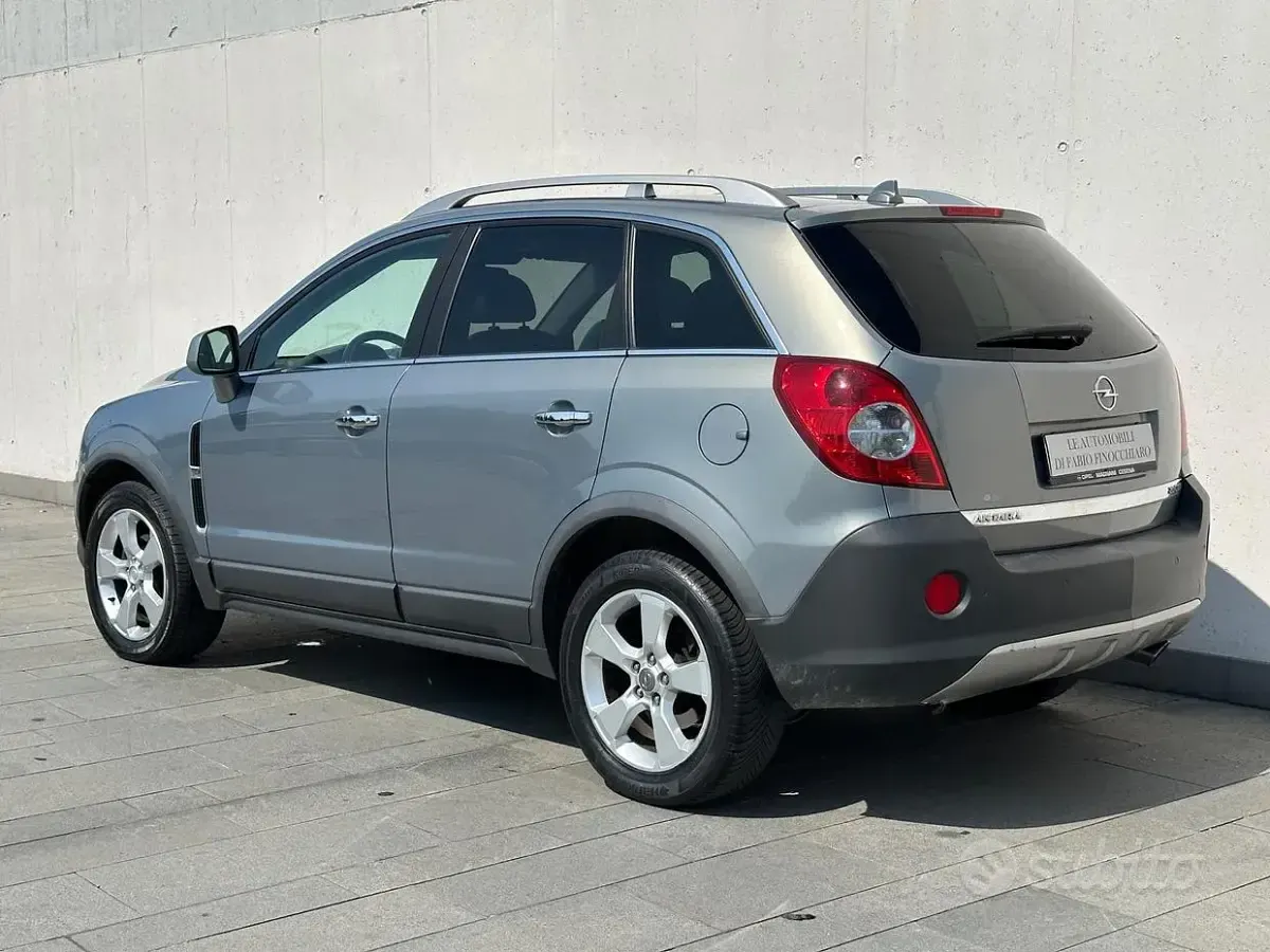 Usata Opel Antara Cosmo 150 CV (110 kW) 2009 Grigio SUV
