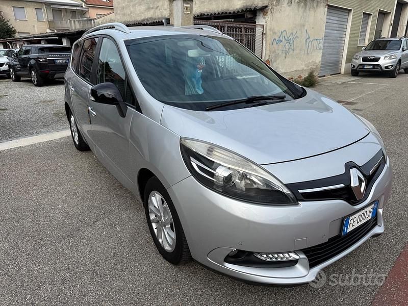 Usata Renault Grand Scénic IV 110 CV (80 kW) 2016 Grigio Monovolume