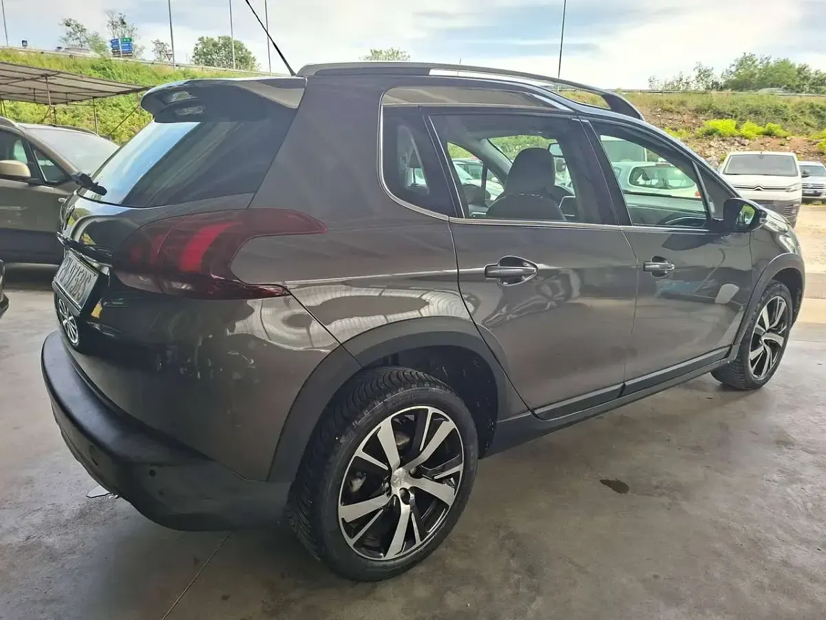 Usata Peugeot 2008 102 CV (75 kW) 2019 Grigio SUV