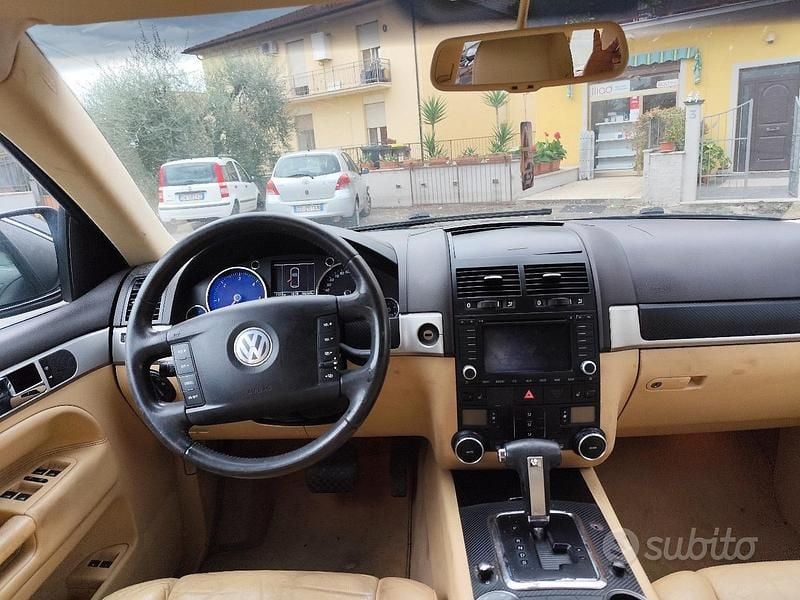Usata VW Touareg 224 CV (164 kW) 2006 Nero SUV