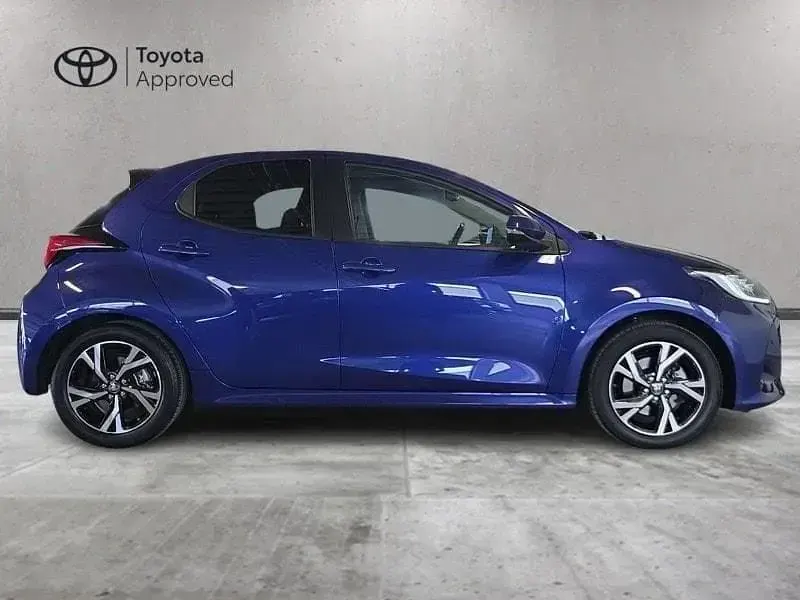 Usata Toyota Yaris Hybrid Trend 116 CV (85 kW) 2025 Juniper blu Berlina