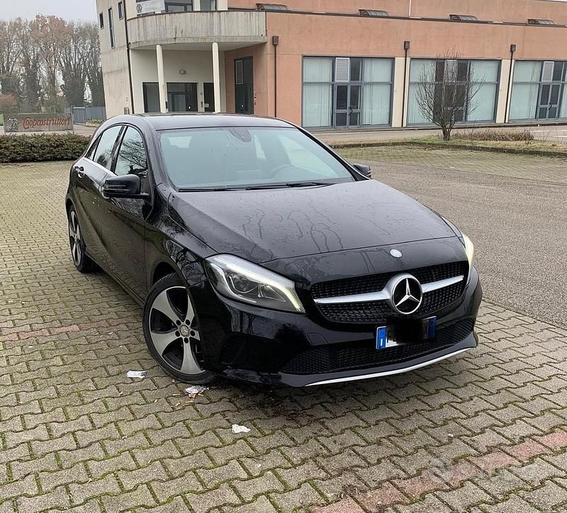 Nero Usata 2014 Mercedes A200 Executive Berlina | 13.500 € (Buon prezzo) - Immagine 1/4