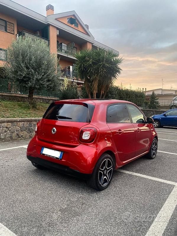 Usata Smart ForFour Passion 90 CV (66 kW) 2017 Rosso Utilitaria