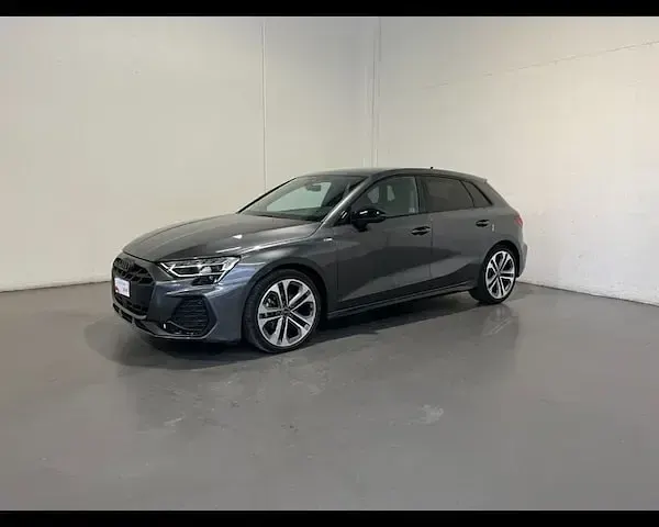 Usata Audi A3 S-Line 150 CV (110 kW) 2025 Grigio daytona perlato Berlina