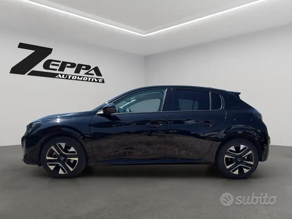 Usata Peugeot 208 Allure 101 CV (74 kW) 2025 Nero perla Utilitaria