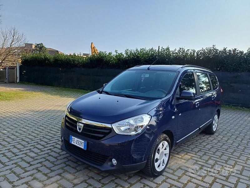 Usata Dacia Lodgy Lauréate 90 CV (66 kW) 2016 Blu Monovolume