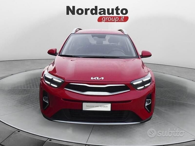 Usata Kia Stonic Urban 77 CV (56 kW) 2024 Rosso SUV