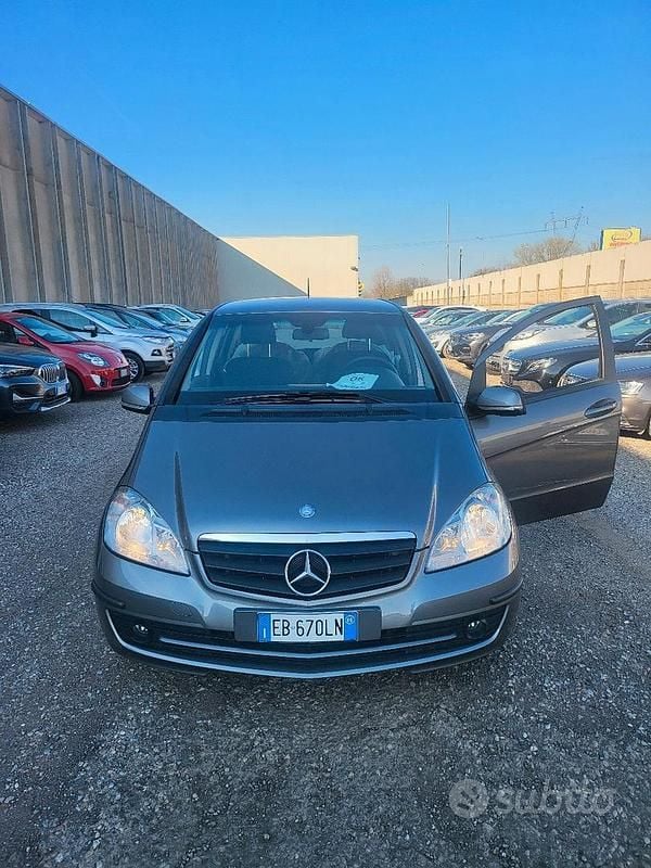 Usata Mercedes A160 Executive 95 CV (69 kW) 2010 Grigio Berlina