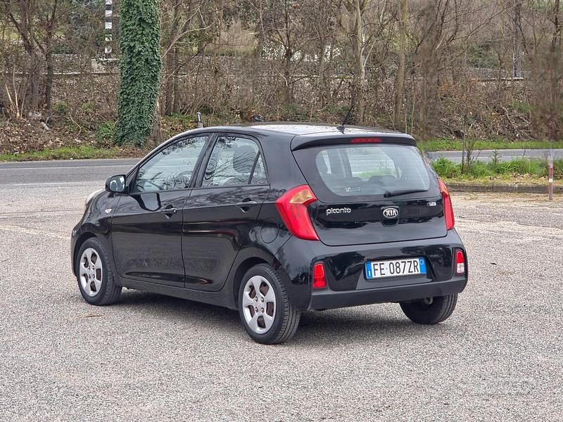 Usata Kia Picanto 66 CV (48 kW) 2016 Nero Utilitaria