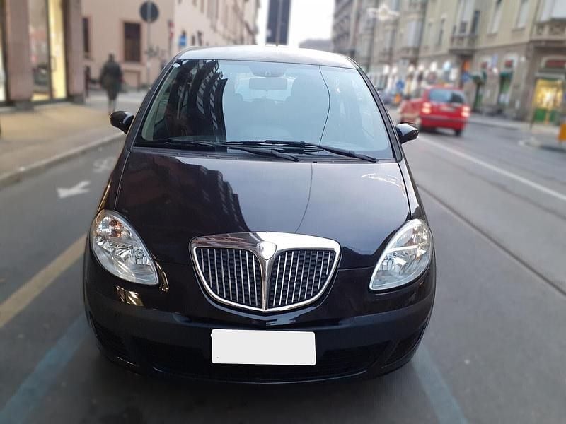 Usata Lancia Musa 95 CV (69 kW) 2005 Nero Monovolume