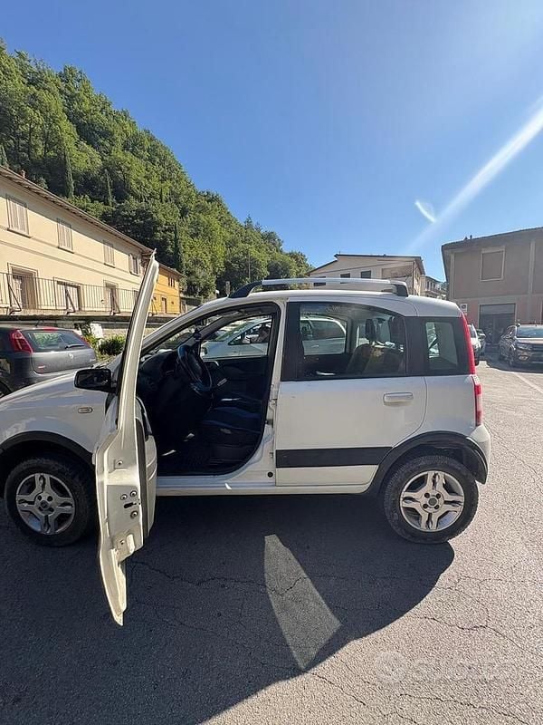 Usata Fiat Panda 4x4 69 CV (50 kW) 2007 Bianco Utilitaria
