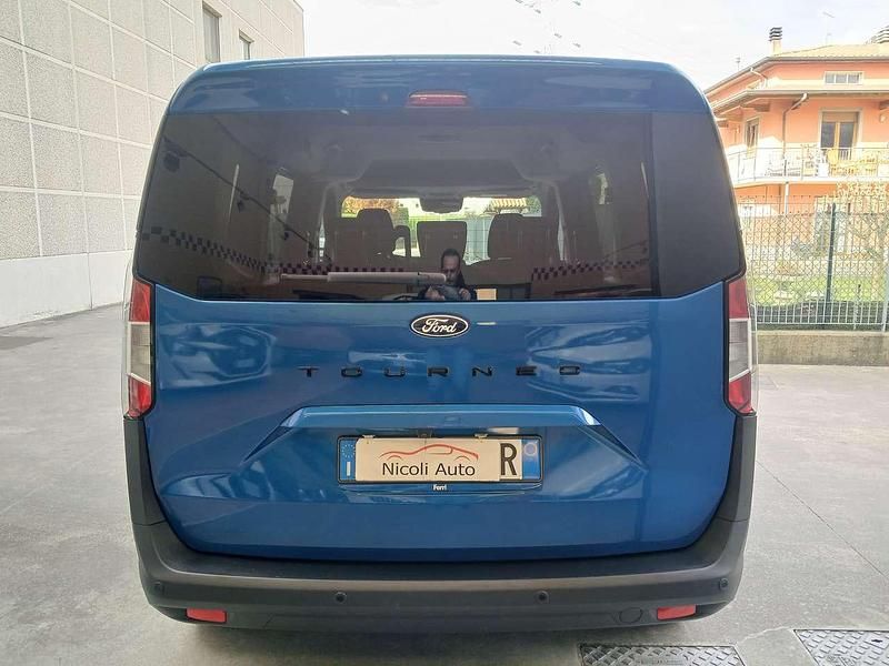 Usata Ford Tourneo Courier 125 CV (91 kW) 2024 Blu/azzurro Monovolume