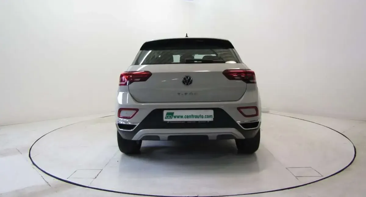 Usata VW T-Roc Style 110 CV (80 kW) 2023 Beige/bianco SUV