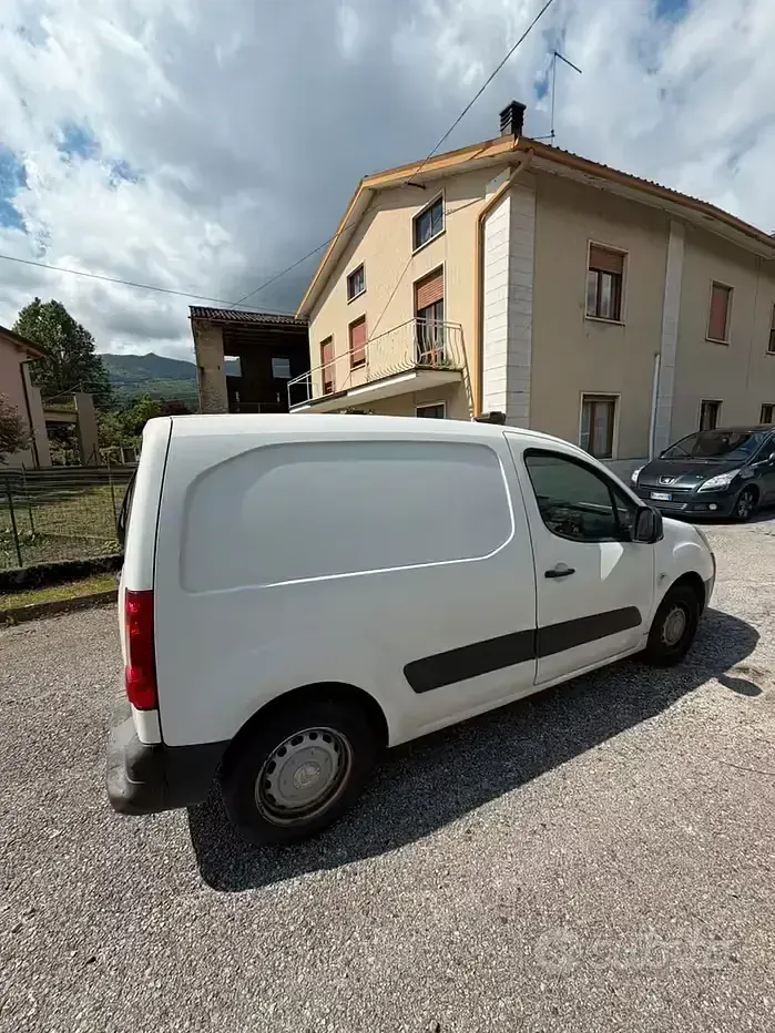 Usata Citroën Berlingo 98 CV (72 kW) 2011 Bianco Monovolume