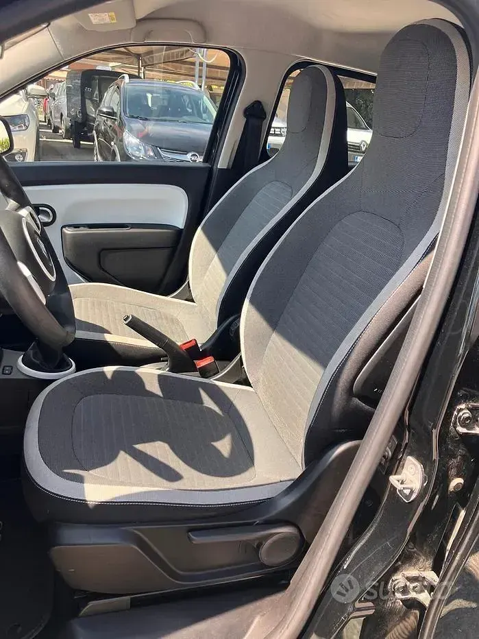 Usata Renault Twingo Equilibre 65 CV (47 kW) 2024 Nero Utilitaria