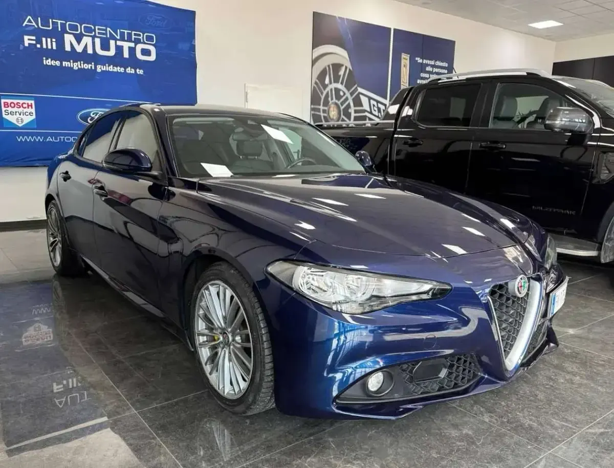 Usata Alfa Romeo Giulia Business 150 CV (110 kW) 2017 Blu montecarlo Berlina