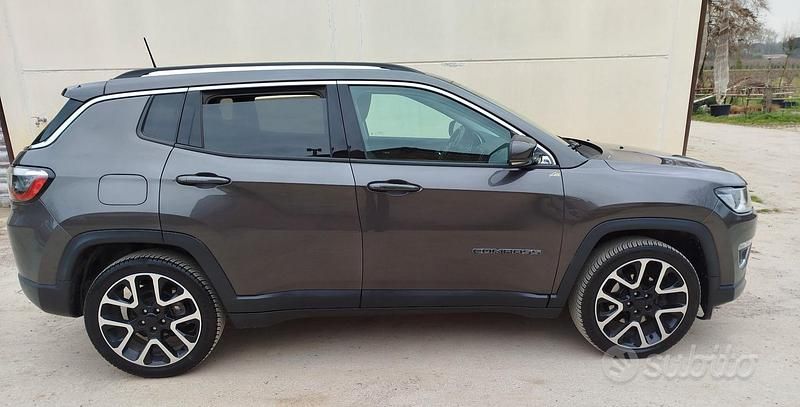 Usata Jeep Compass 120 CV (88 kW) 2017 Grigio SUV