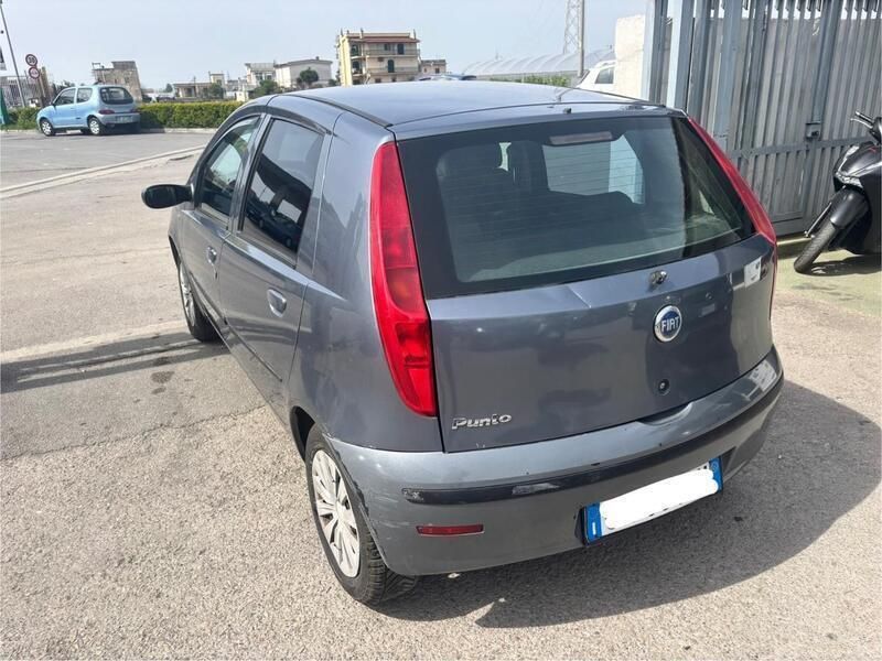Usata Fiat Punto 60 CV (44 kW) 2005 Grigio Utilitaria