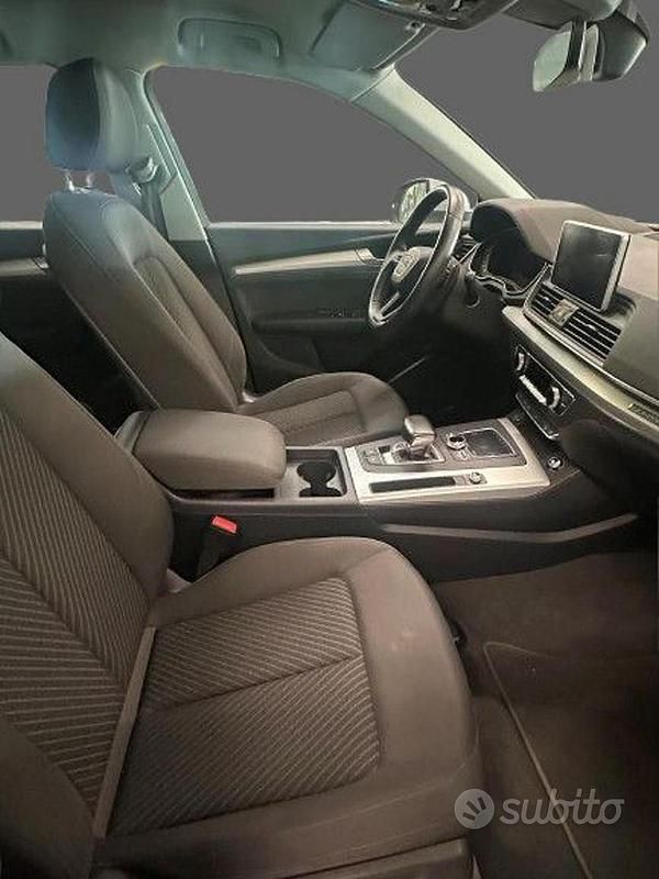 Begagnad Audi Q5 Business 190 HK (139 kW) 2018 Grå SUV