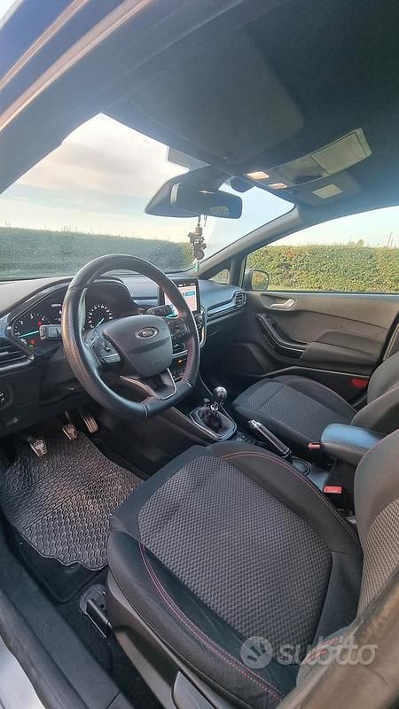 Usata Ford Fiesta ST-Line 86 CV (63 kW) 2020 Grigio Utilitaria
