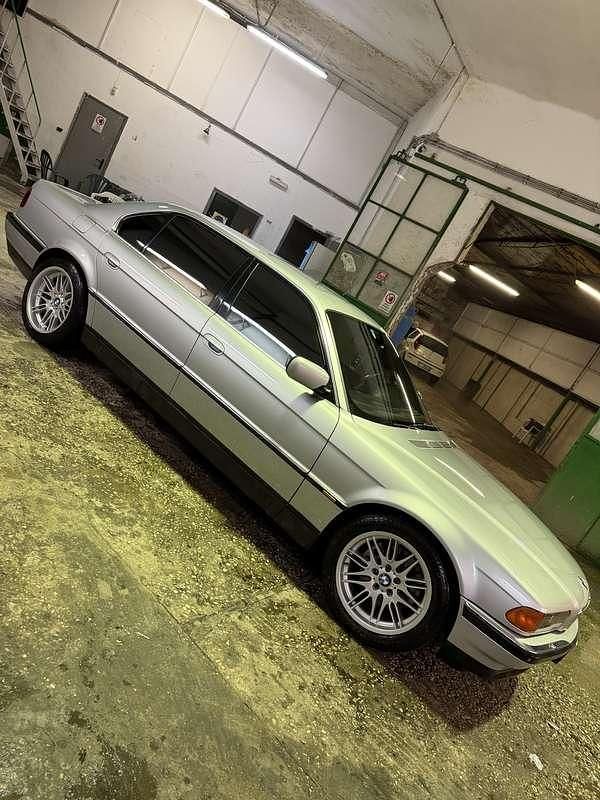 Usata BMW 750 326 CV (239 kW) 1995 Argento Berlina