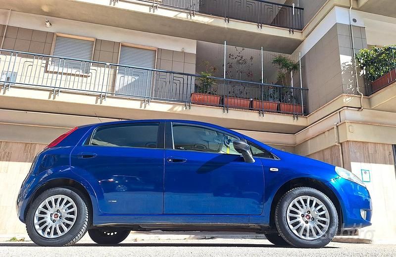 Usata Fiat Grande Punto 2006 Blu Utilitaria