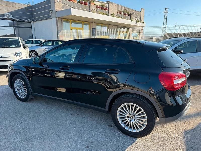 Usata Mercedes GLA180 Business 110 CV (80 kW) 2018 Nero SUV