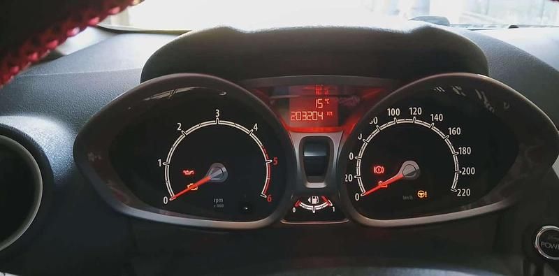 Usata Ford Fiesta Titanium 95 CV (69 kW) 2011 Utilitaria