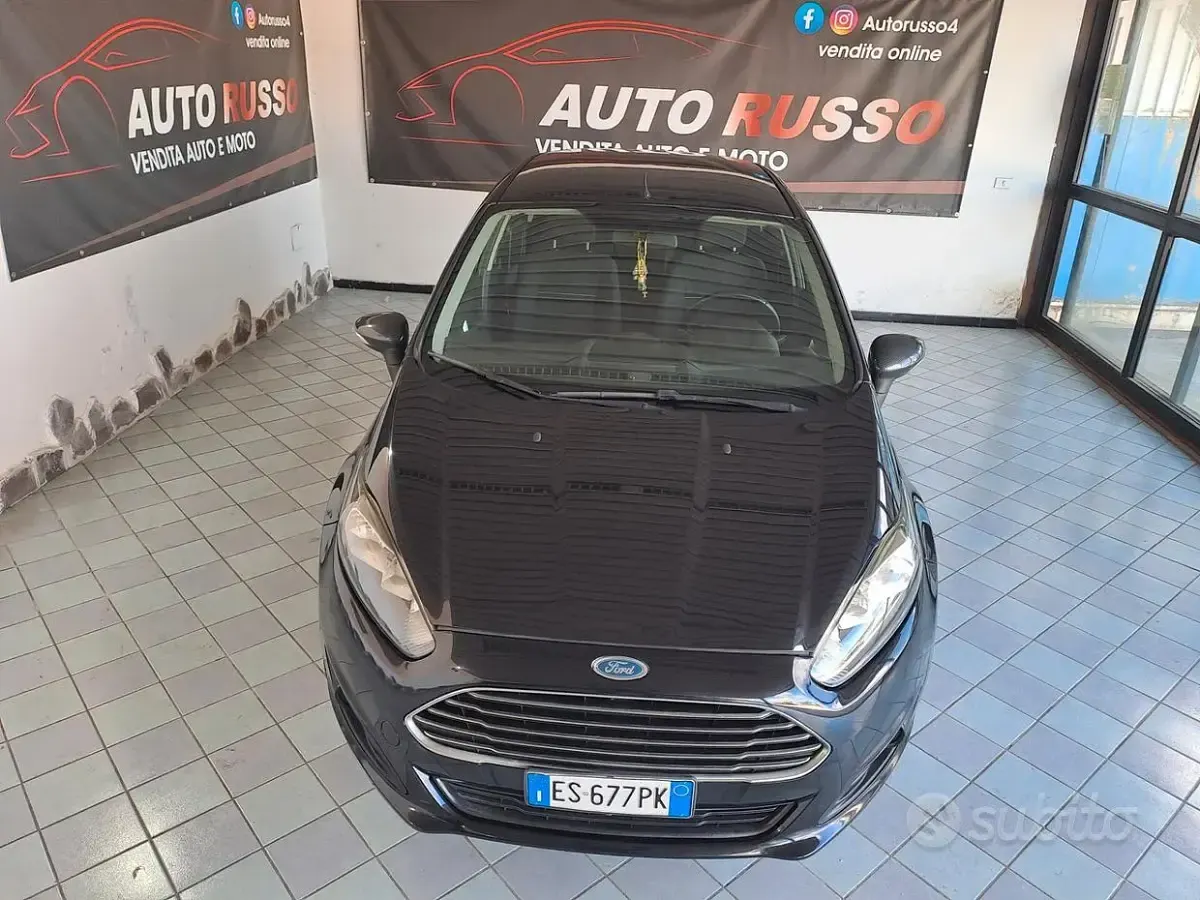 Usata Ford Fiesta Titanium 75 CV (55 kW) 2013 Nero Utilitaria