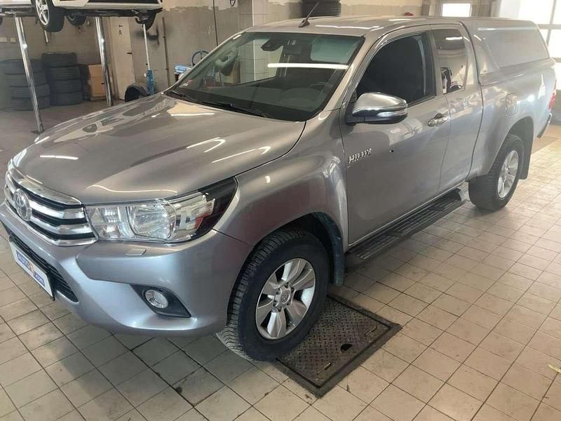 Usata Toyota HiLux Comfort 150 CV (110 kW) 2017 Grigio Pick-up