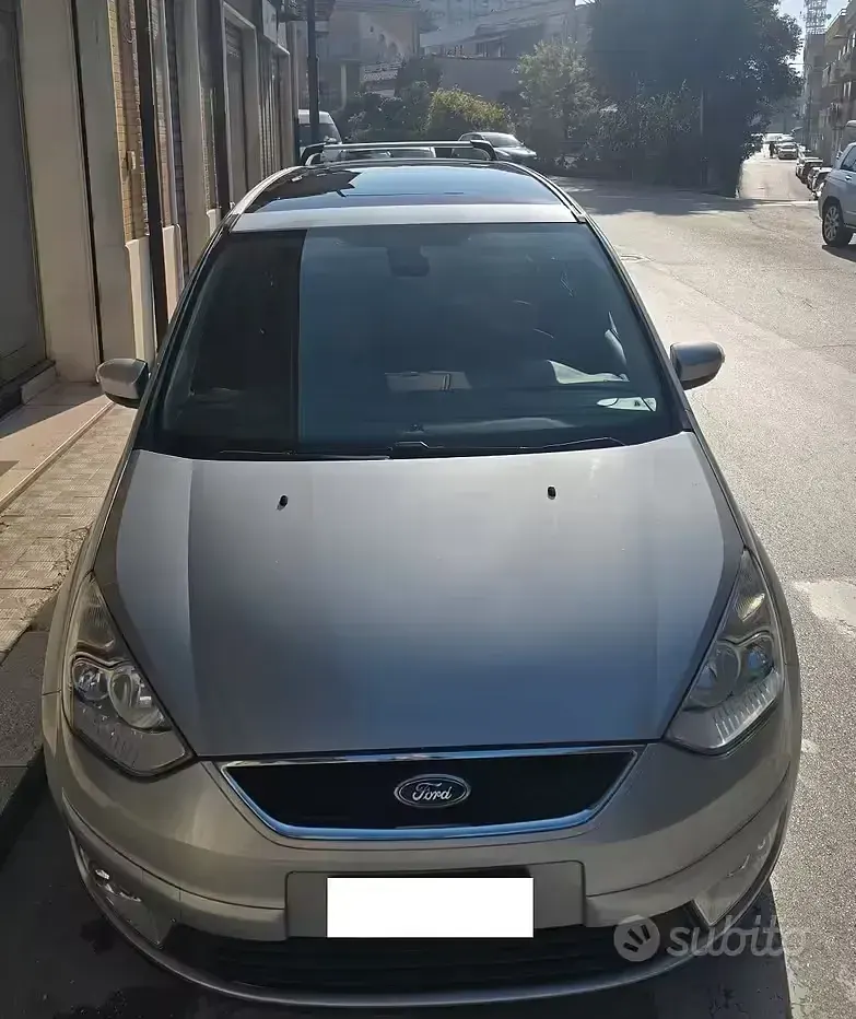 Usata Ford Galaxy Ghia 140 CV (102 kW) 2007 Grigio Monovolume