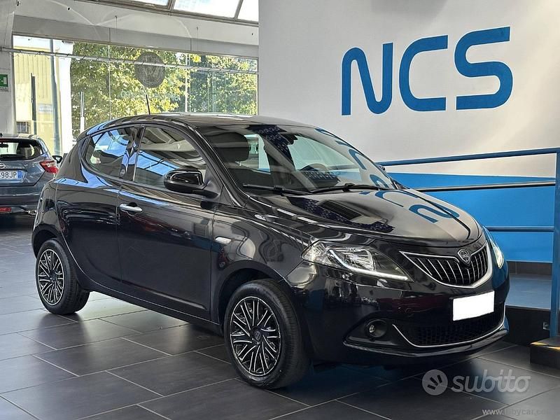 Usata Lancia Ypsilon Gold 69 CV (50 kW) 2021 Nero Utilitaria