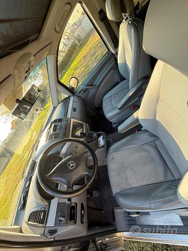 Usata Mercedes Viano 150 CV (110 kW) 2007 Grigio Monovolume