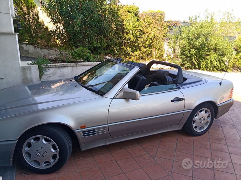 Grigio Usata 1993 Mercedes SL320 Cabrio | 11.500 € - Immagine 1/4