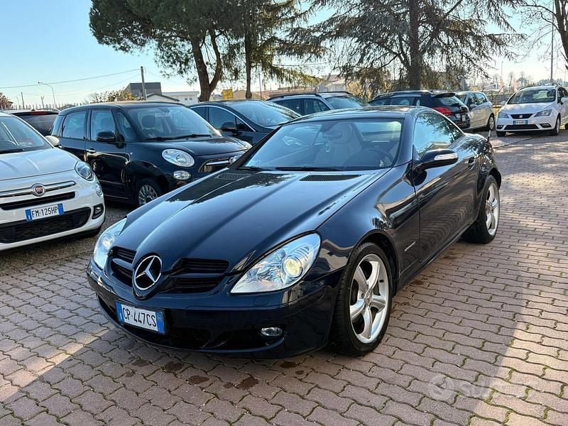 Usata Mercedes SLK200 163 CV (119 kW) 2004 Blu Cabrio