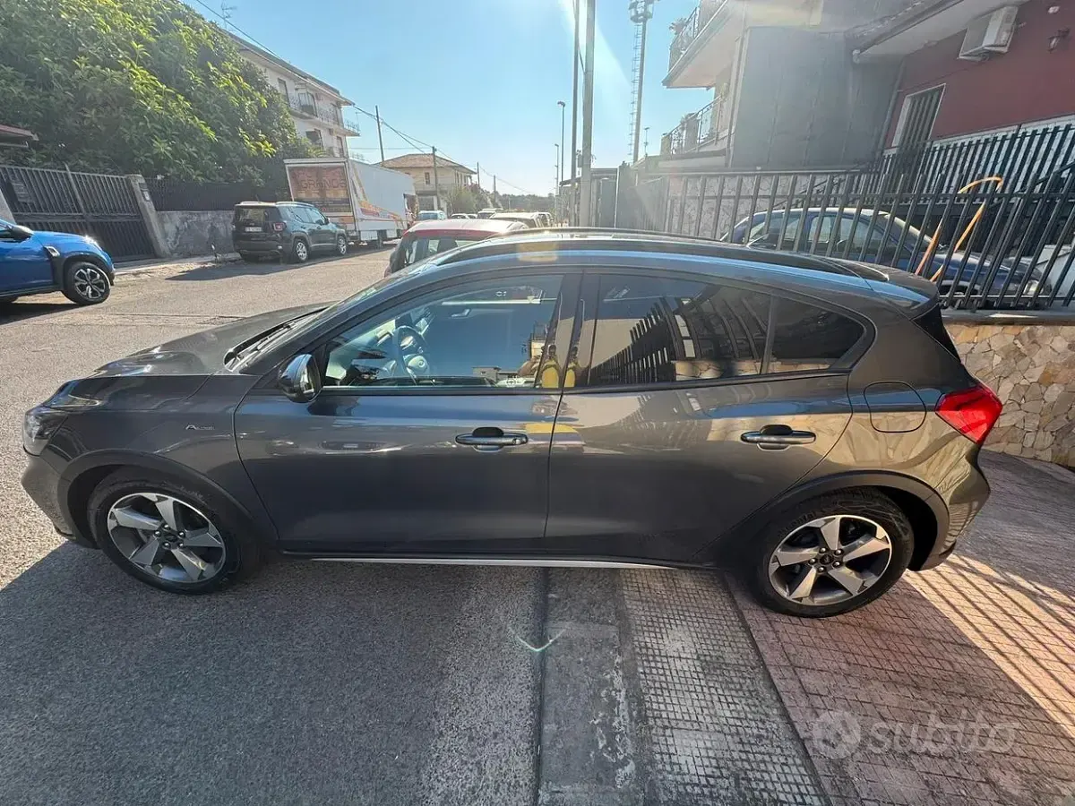 Usata Ford Focus Active 125 CV (91 kW) 2020 Grigio Berlina