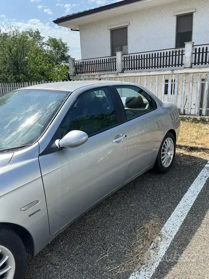 Usata Alfa Romeo 156 140 CV (102 kW) 2003 Grigio Berlina