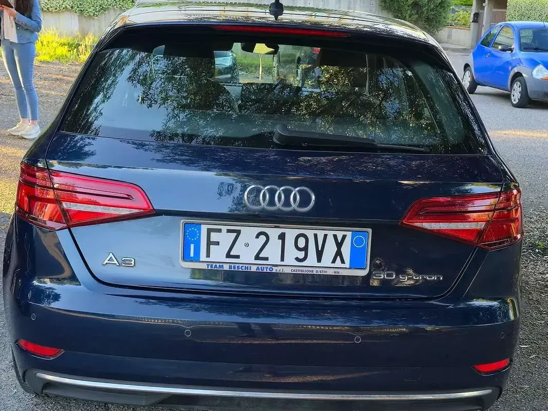 Usata Audi A3 131 CV (96 kW) 2020 Blu/azzurro Berlina