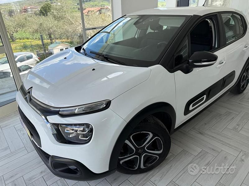 Usata Citroën C3 Shine 101 CV (74 kW) 2022 Bianco Utilitaria