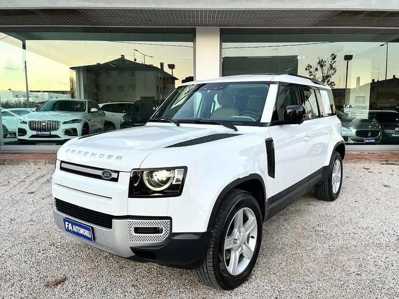 Usata Land Rover Defender SE 200 CV (147 kW) 2022 Bianco SUV