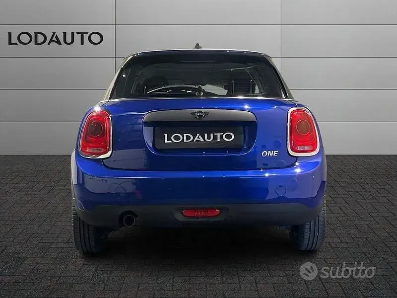 Usata Mini ONE 75 CV (55 kW) 2020 Blu/azzurro Utilitaria