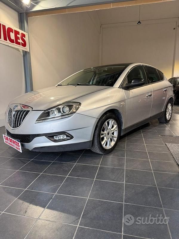 Grigio Usata 2010 Lancia Delta Due volumi | 4450 € (Buon prezzo) - Immagine 1/4