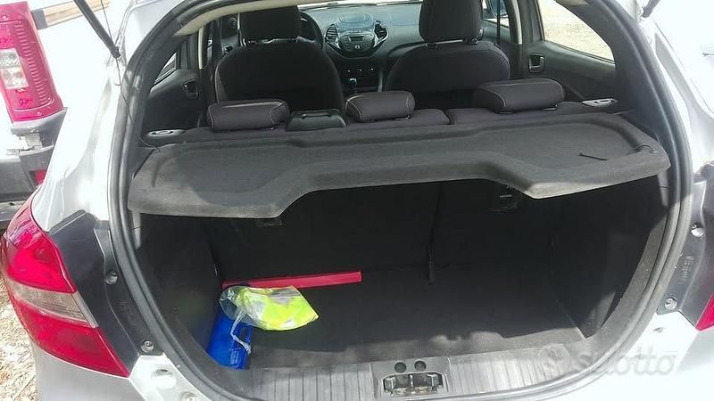 Usata Ford Ka Plus 71 CV (52 kW) 2017 Grigio Utilitaria