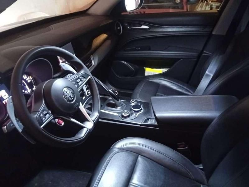 Usata Alfa Romeo Stelvio Executive 210 CV (154 kW) 2018 Nero SUV
